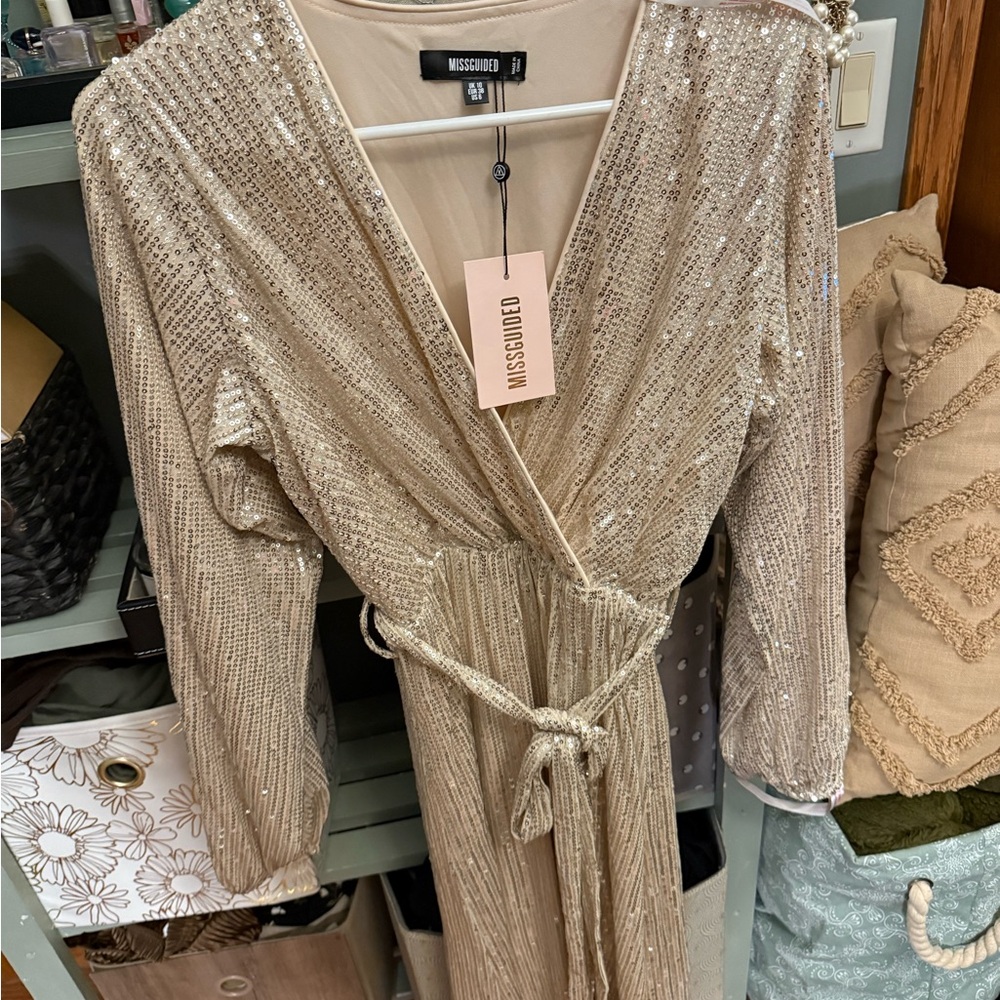 NWT Missguided Sequin Sparkly Wrap Dress with tie waist size 6